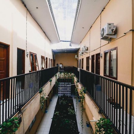 Reddoorz Near Jalan Gatot Subroto Medan Otel Dış mekan fotoğraf