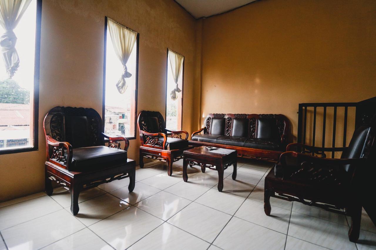 Reddoorz Near Jalan Gatot Subroto Medan Otel Dış mekan fotoğraf