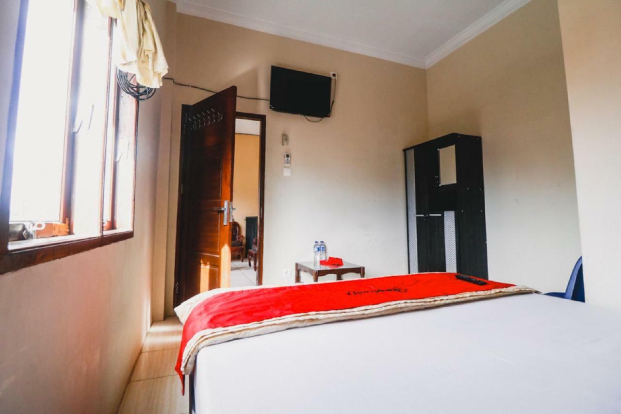 Reddoorz Near Jalan Gatot Subroto Medan Otel Dış mekan fotoğraf
